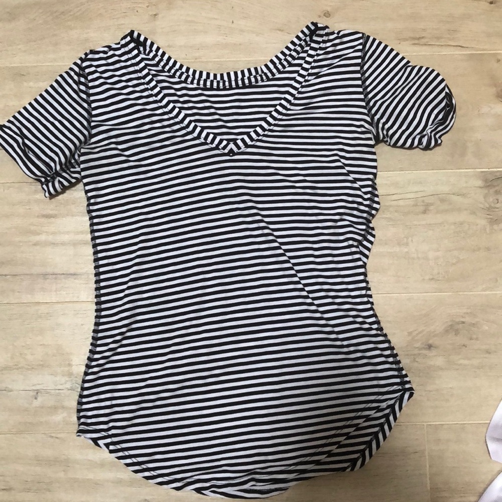 Lululemon T-shirt